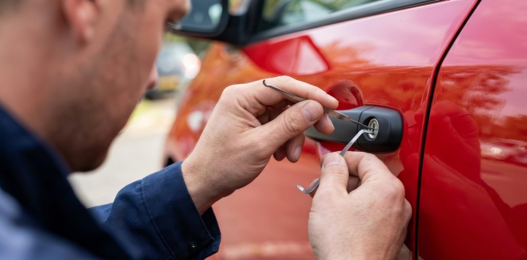 How a Car Locksmith in Homestead, FL Can Replace Lost Car Keys Without Towing